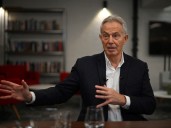 Tony Blair, el invitado sorpresa en un encuentro de alto nivel en la Casa Blanca para decidir qué hacer con Gaza después de la guerra
