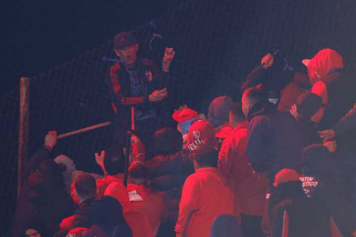 Conmebol condena violencia en partido entre Independiente de Avellaneda y Universidad de Chile