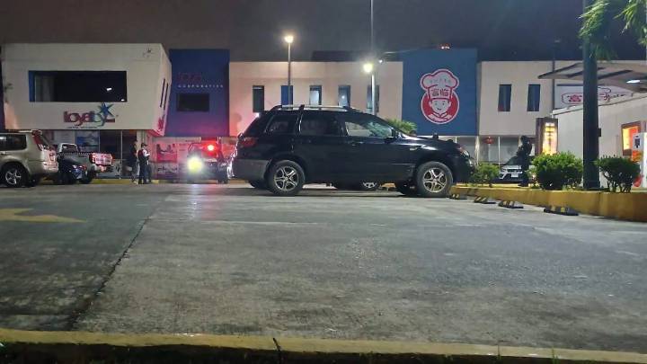 Restaurantero chino asesinado en plaza comercial tendría identidad falsa, se dificulta reconocimiento