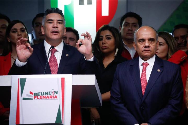 ‘Alito’ lanza más golpes: encabeza marcha y pide protección como “víctima”