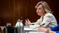 Los contratos a sus socios que cercan al "alcalde de la gamba roja" del PSOE