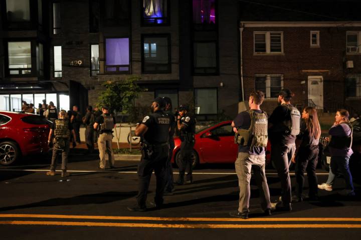 DC man arrested for hurling sandwich at a federal law enforcement official