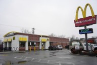 Hallan cuerpo decapitado detrás de un McDonald’s en Tennessee