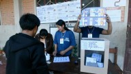 Inicia la jornada de elecciones en Bolivia para elegir a presidente y renovar el Congreso