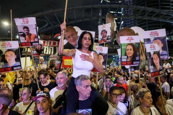 Multitudinaria protesta en Tel Aviv exige fin de la guerra en Gaza