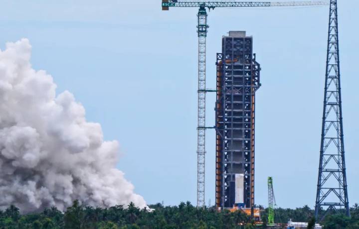 China conducts first seven-engine static fire test for moon rocket