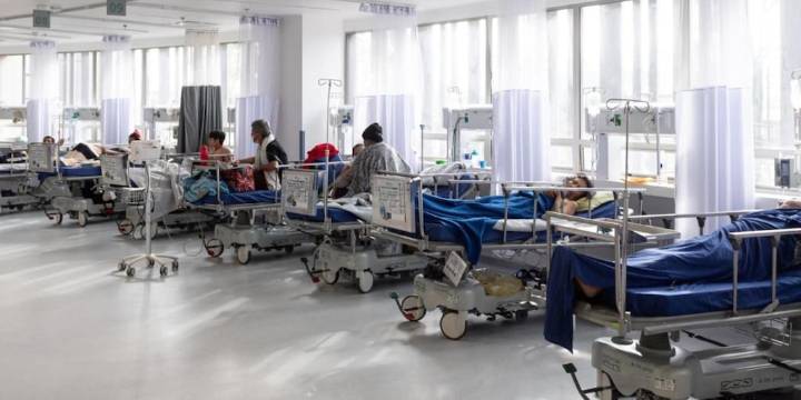 Alerta en Colombia: familias están al borde de la ruina por gastos médicos que deberían cubrir las EPS