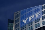 El Gobierno destacó el fallo de la Justicia de EE.UU. que suspendió la entrega de acciones de YPF