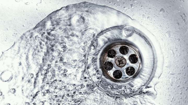 Kitchen sink smelling bad? This 3-step trick fixes it instantly