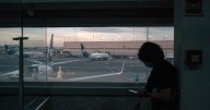 México analiza crear empresa multinacional para convertir sargazo en biocombustible de aviones