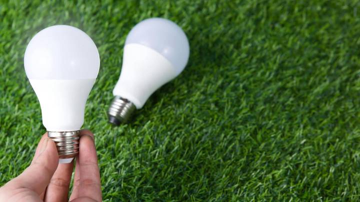 Precio de la luz hoy, viernes 15 de agosto, por horas: las horas claves para ahorrar en la factura de la luz