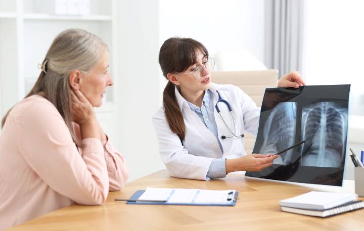 Neumonía neumocócica es causa importante de hospitalización entre adultos mayores