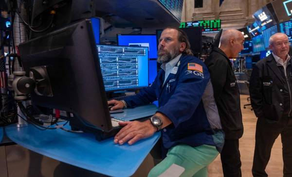 Los dólares cerraron en alza y cayeron las acciones argentinas en Wall Street en medio del escándalo de los audios