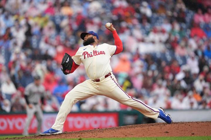 José Alvarado regresa con los Filis tras suspensión de 80 juegos por dopaje