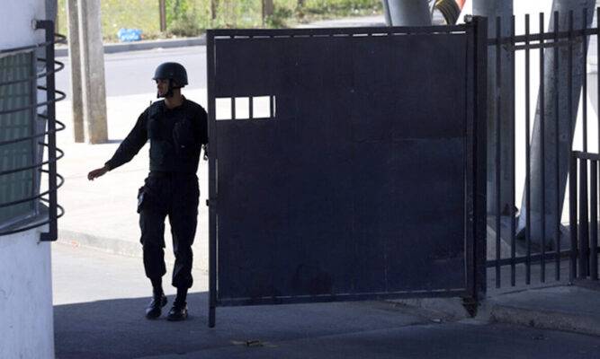 Allanamiento a 8 cárceles en el norte:  hallan casi 1 kilo de sustancias ilícitas,  38 celulares y 209 armas blancas