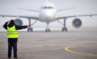 Los controladores aéreos levantaron el paro del jueves, pero ratificaron el del sábado
