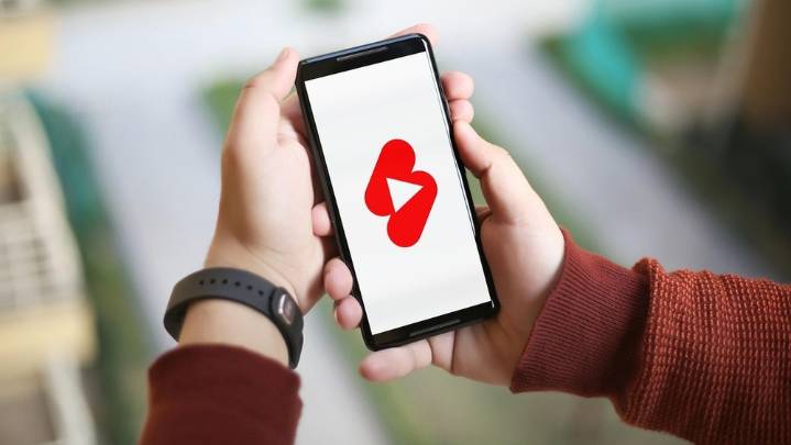 YouTube lleva a la versión gratuita la descarga de vídeos