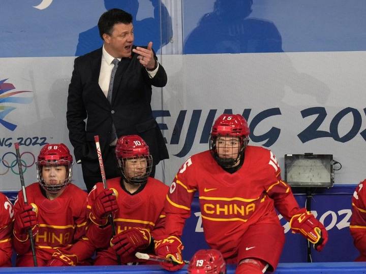 PWHL Vancouver: Coach Brian Idalski's history includes Hammer time
