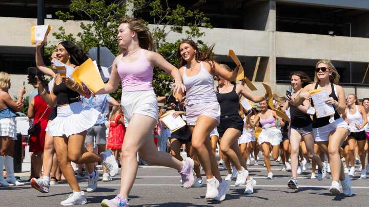 Bama Rush 2025: University of Alabama sororities hold Bid Day