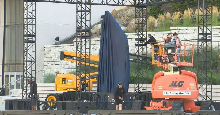 Tom Brady statue will be unveiled by New England Patriots Friday. Here's how to watch.