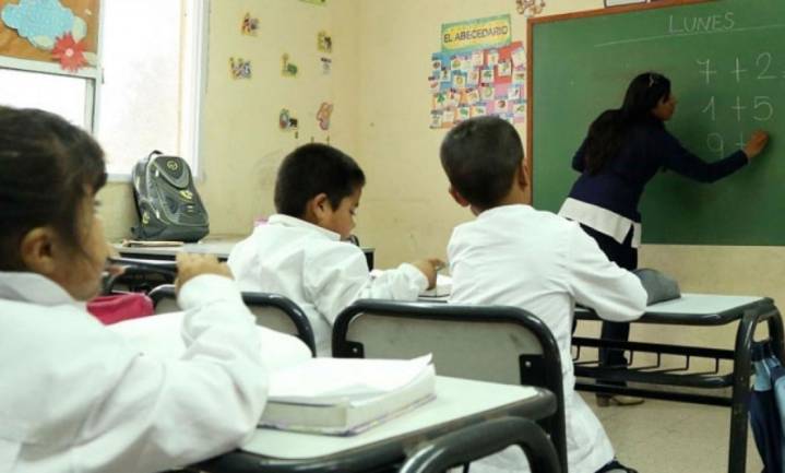 Paritarias: estatales y docentes rechazaron una oferta de aumento en dos tramos del 3,2%