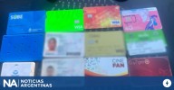 Circulaba con tarjetas de terceros y un posnet en Caballito: la detuvieron por presunta estafa