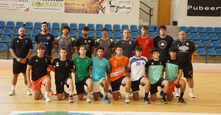 Primer entrenamiento del BM Salamanca en la temporada 2025/26