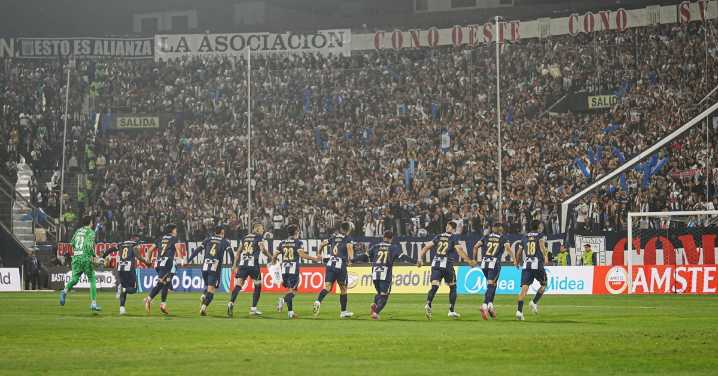 Gorosito lo hizo: Alianza Lima iguala récord internacional tras 47 años al vencer a U. Católica