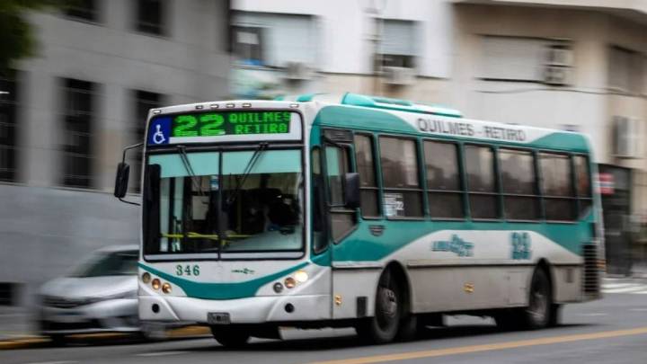 Sigue la desregulación: el Gobierno disolvió la Comisión Nacional de Regulación del Transporte