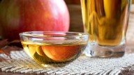 Beneficios del vinagre de manzana en la piel: un aliado comprobado para atenuar arrugas y regenerar el rostro