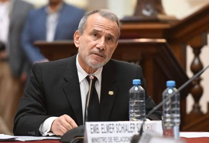 Citan a canciller por conflicto con Colombia