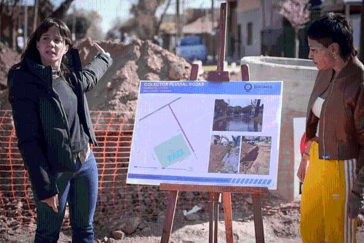 Mayra y Ceci Soler supervisaron el avance de una obra hidráulica en Ezpeleta Oeste