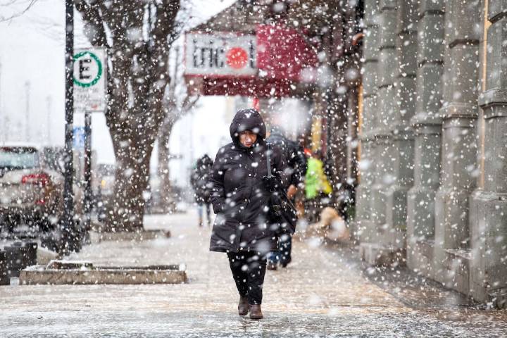 Emiten aviso por nieve en la región Metropolitana: estos son los “días claves” en que caerán precipitaciones sólidas