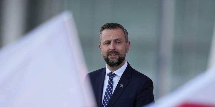 Polonia dijo que un alto el fuego en Ucrania “está más cerca que nunca” y afirmó que Zelensky podría ser invitado a la cumbre entre Trump y Putin