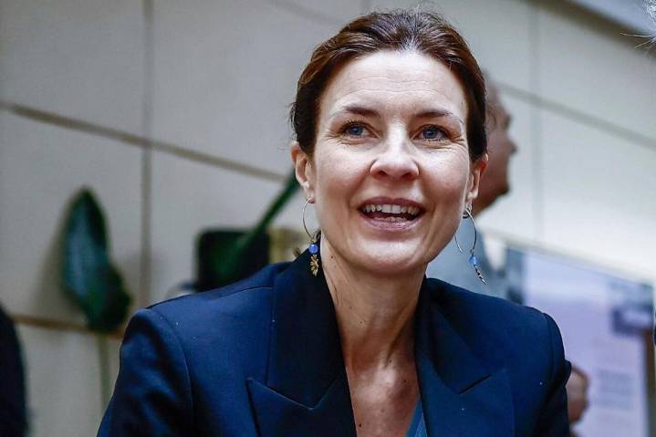 Website forced to close as Italian women fight back against unauthorized online image sharing