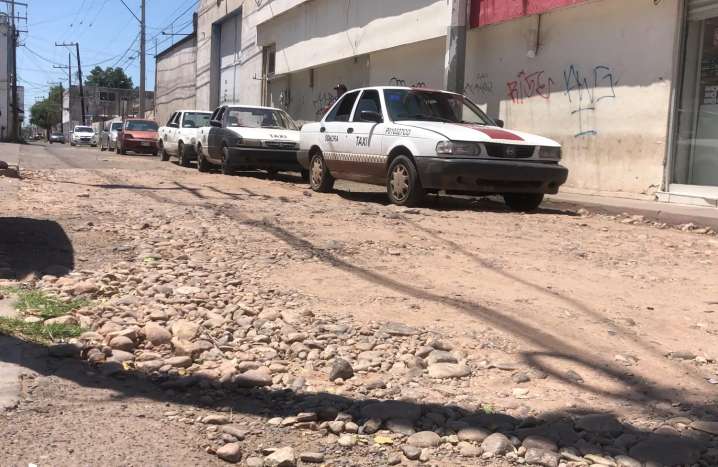 Siguen gestiones de taxistas para la rehabilitación del callejón República de Argentina