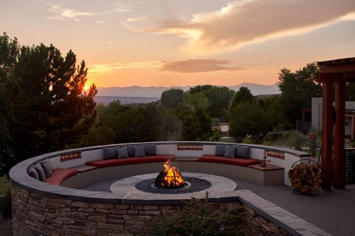A Captivating Escape to Santa Fe — A Must-Stay Luxury Resort, Vintage Shopping, and a Vibrant Culinary Scene in The Land of Enchantment