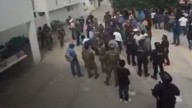 Rescatan a hombres de ser linchados en Cuapiaxtla, Puebla; apedrean Presidencia Municipal