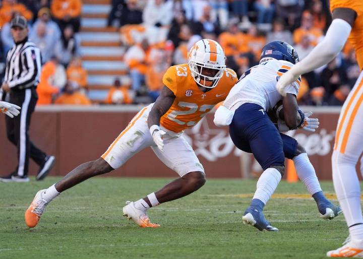 Ex-Tennessee WR Hits Transfer Portal Twice in 7 Months; Settles for FCS College Former Tennessee wide receiver enters transfer portal twice within seven months, ultimately committing to an FCS program