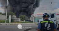 Fuerte incendio en Parque Industrial La Cruz: evacuan a 70 personas y cierran vialidades en Querétaro