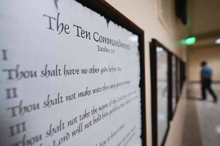 Northwest Arkansas families suing over state’s Ten Commandments in schools law seek to add Conway district