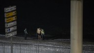 Una avalancha de inmigrantes marroquíes se camufla en la niebla para entrar en Ceuta ilegalmente a nado