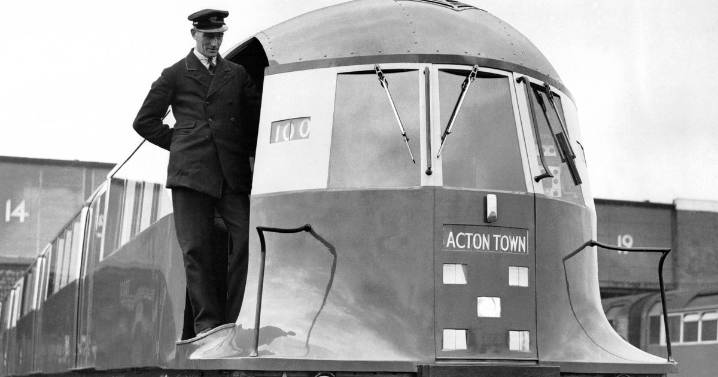 Photos show London Tube trains through the decades - from 1800s to newest Piccadilly line trains