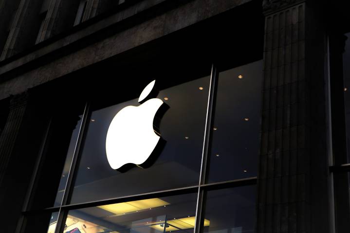 Apple anuncia inversión de $100 mil millones en manufactura en EE. UU. tras presión arancelaria de Trump
