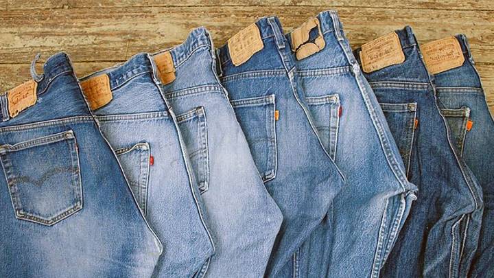 Ofertas: en qué dos supermercados se consiguen jeans con un 50% de descuento