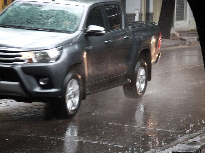 Elevaron a naranja el alerta por tormentas en Mendoza: se esperan lluvias “intensas”