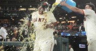 Rafael Devers conecta 2 de los 4 jonrones de Gigantes, que arrollan a Cachorros