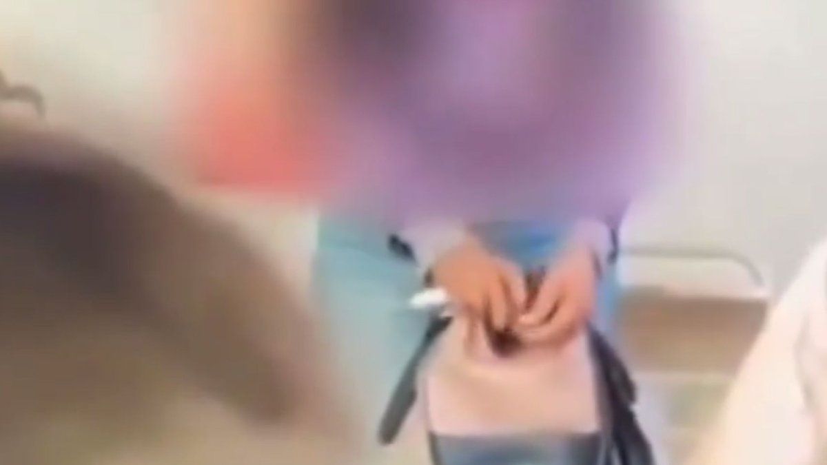 Video: alumnas pusieron una cámara oculta y descubrieron que la profesora les robaba
