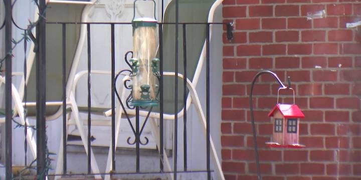 State urging residents to ‘break up with your bird feeder’