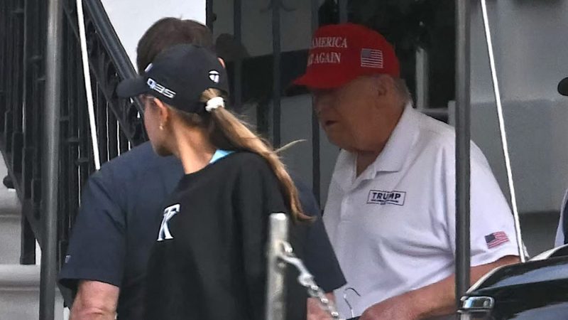 Trump dispels health rumors, hits golf course